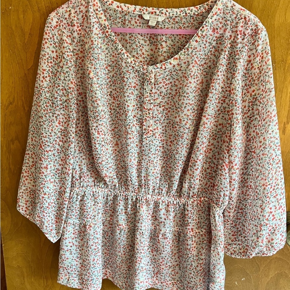 Ladies Guess top